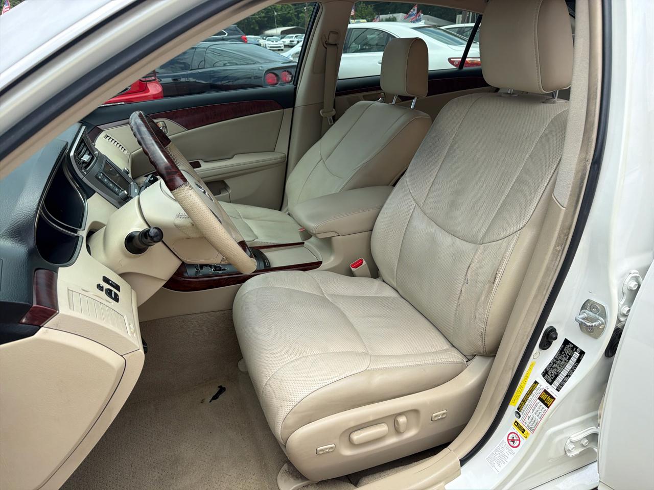 Toyota Avalon Base 2012