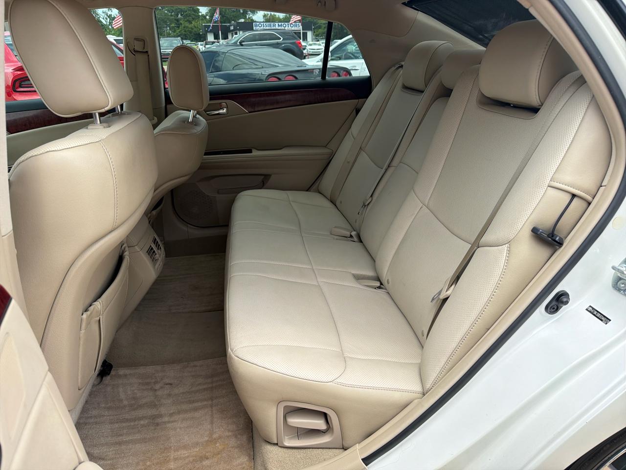 Toyota Avalon Base 2012