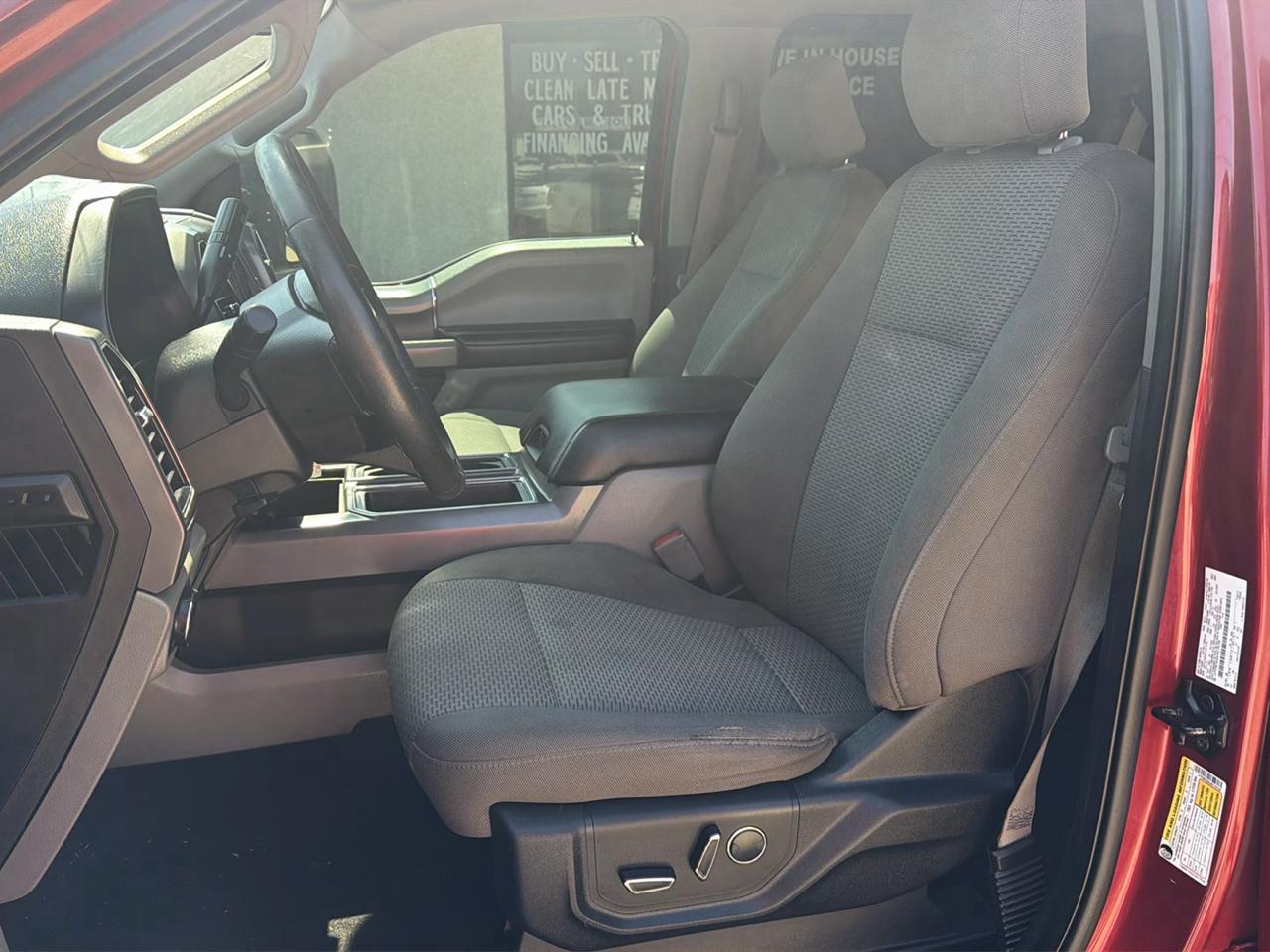 Ford F-150 4WD SuperCrew 145" XLT 2018