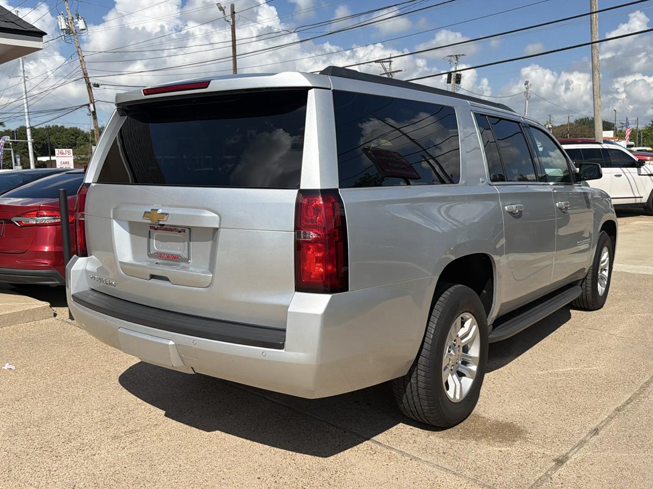 Chevrolet Suburban LT 4WD 2016