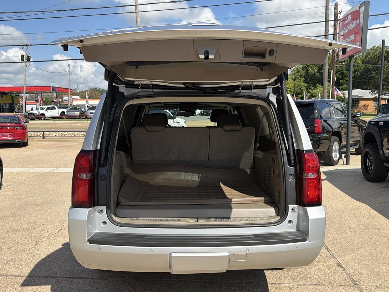 Chevrolet Suburban LT 4WD 2016
