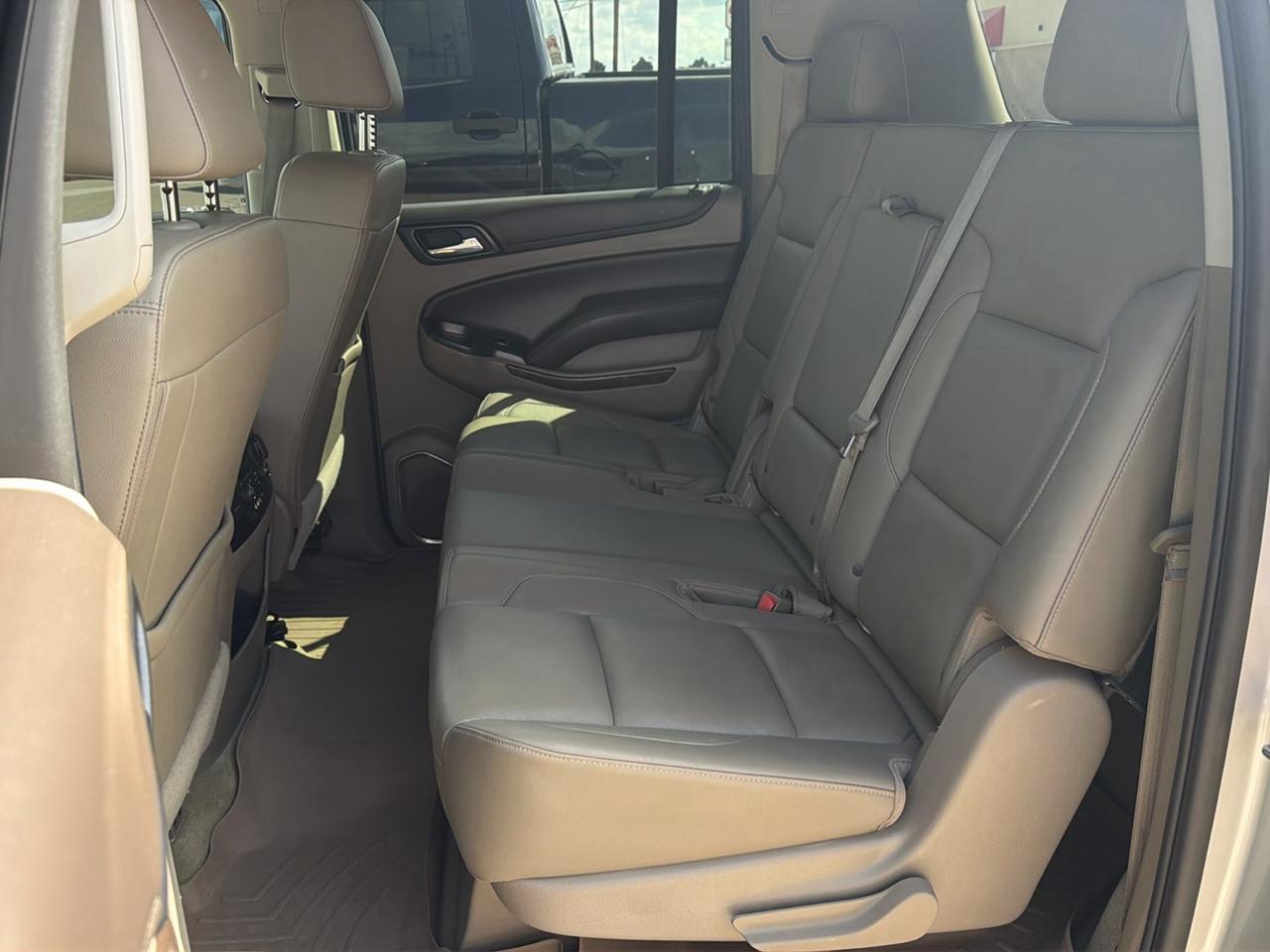 Chevrolet Suburban LT 4WD 2016