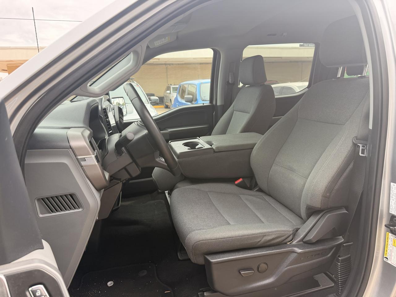 Ford F-150 XLT SuperCrew 4WD 2025