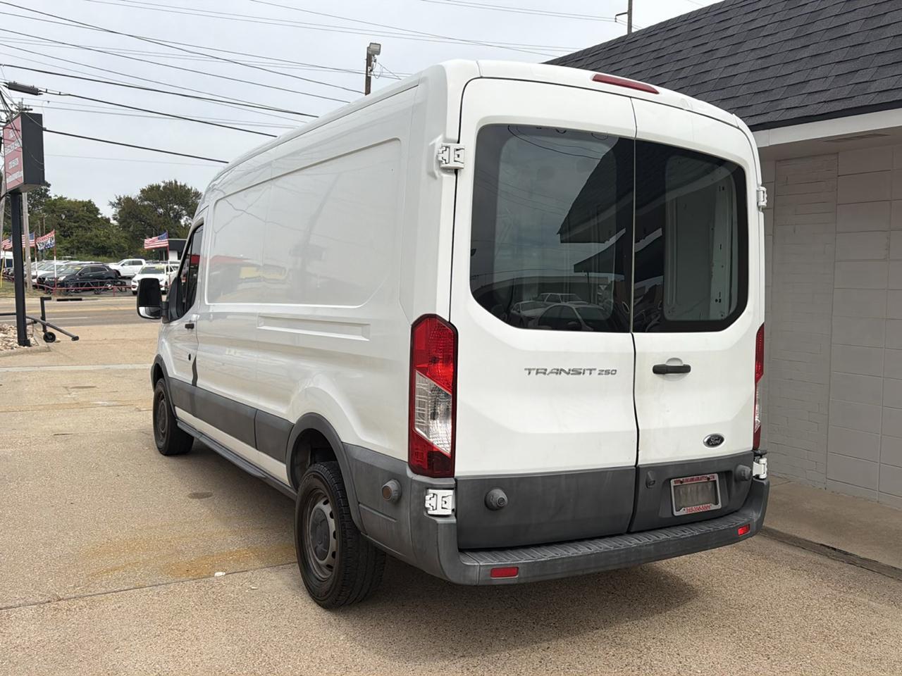 Ford Transit Cargo Van T-250 148" Med Rf 9000 GVWR Sliding RH Dr 2016