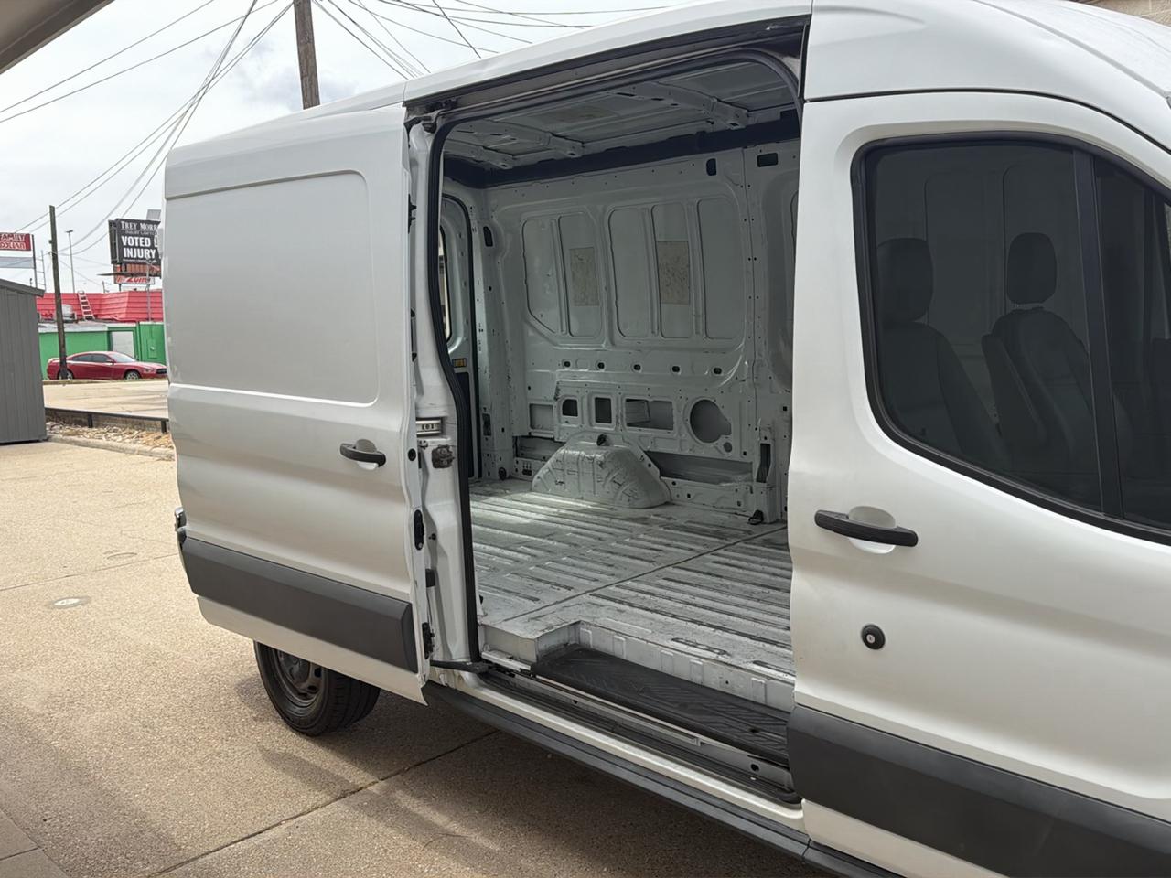 Ford Transit Cargo Van T-250 148" Med Rf 9000 GVWR Sliding RH Dr 2016