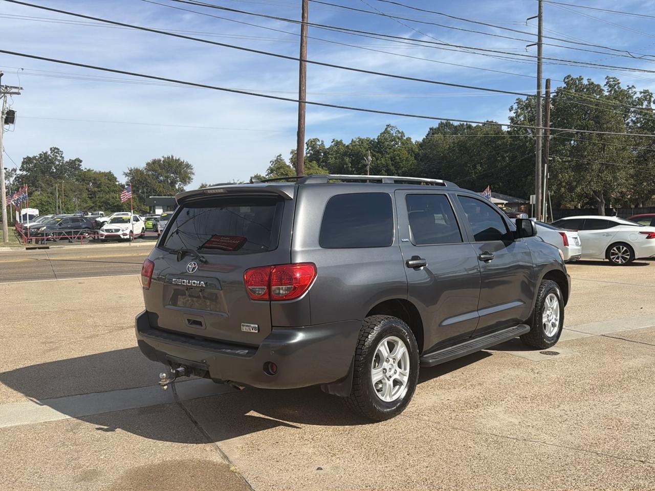 Toyota Sequoia RWD 5.7L SR5 (Natl) 2016