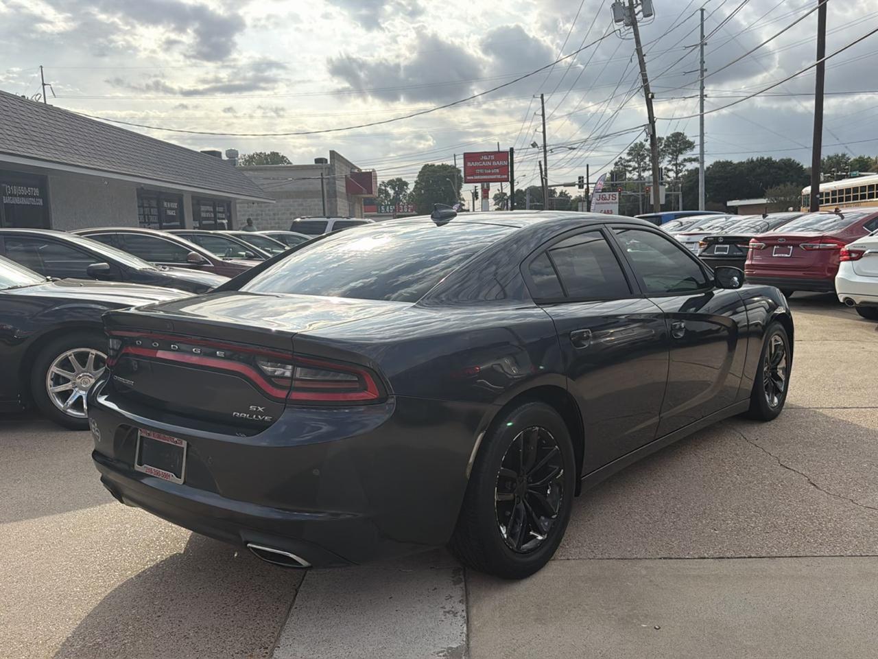 Dodge Charger 4dr Sdn SXT RWD 2016