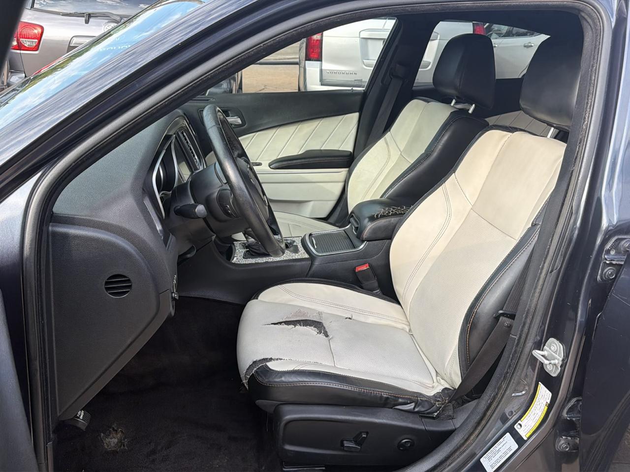 Dodge Charger 4dr Sdn SXT RWD 2016