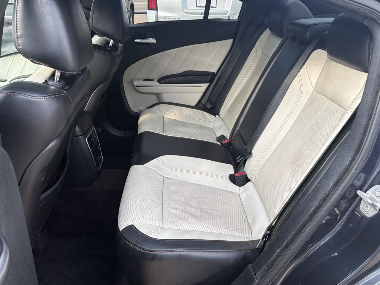 Dodge Charger 4dr Sdn SXT RWD 2016