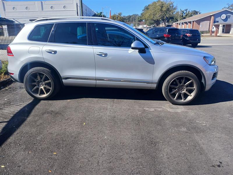 Volkswagen Touareg VR6 Lux 2014