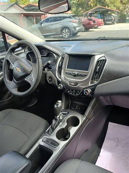 Chevrolet Cruze LT Auto Hatchback 2017