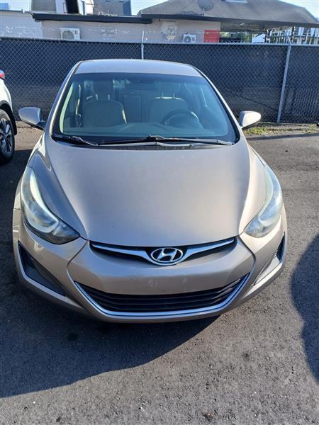 Hyundai Elantra SE 6AT 2015