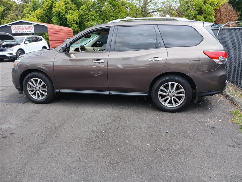 Nissan Pathfinder SV 2WD 2015