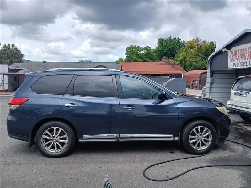 Nissan Pathfinder SL 2WD 2016