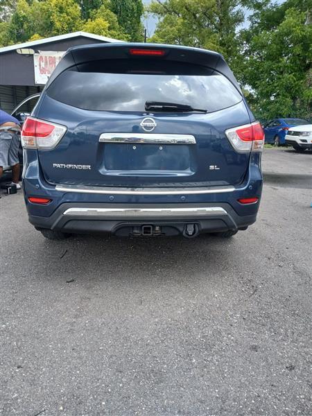 Nissan Pathfinder SL 2WD 2016