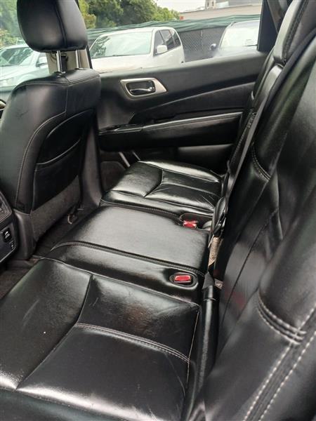 Nissan Pathfinder SL 2WD 2016