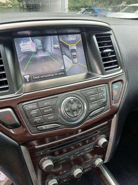 Nissan Pathfinder SL 2WD 2016