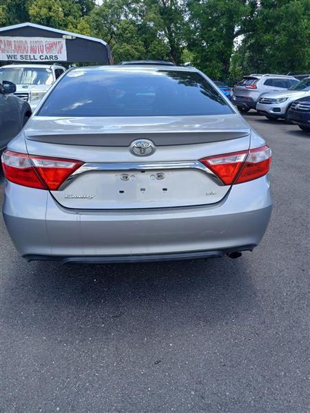 Toyota Camry SE 2016