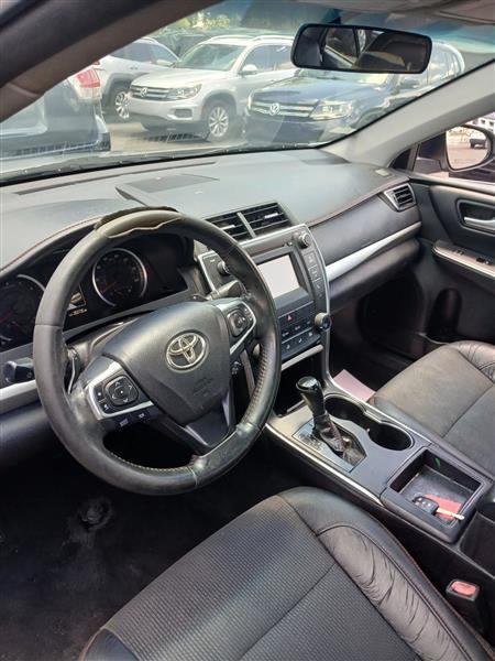 Toyota Camry SE 2016