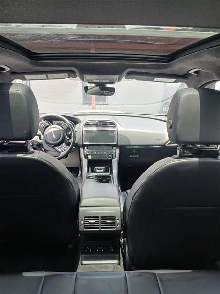 Jaguar F-Pace 25t Premium 2019