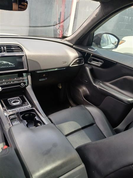 Jaguar F-Pace 25t Premium 2019