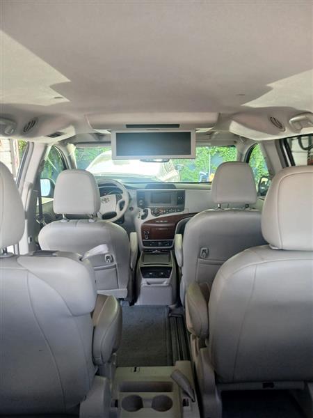 Toyota Sienna XLE FWD 8-Passenger V6 2014