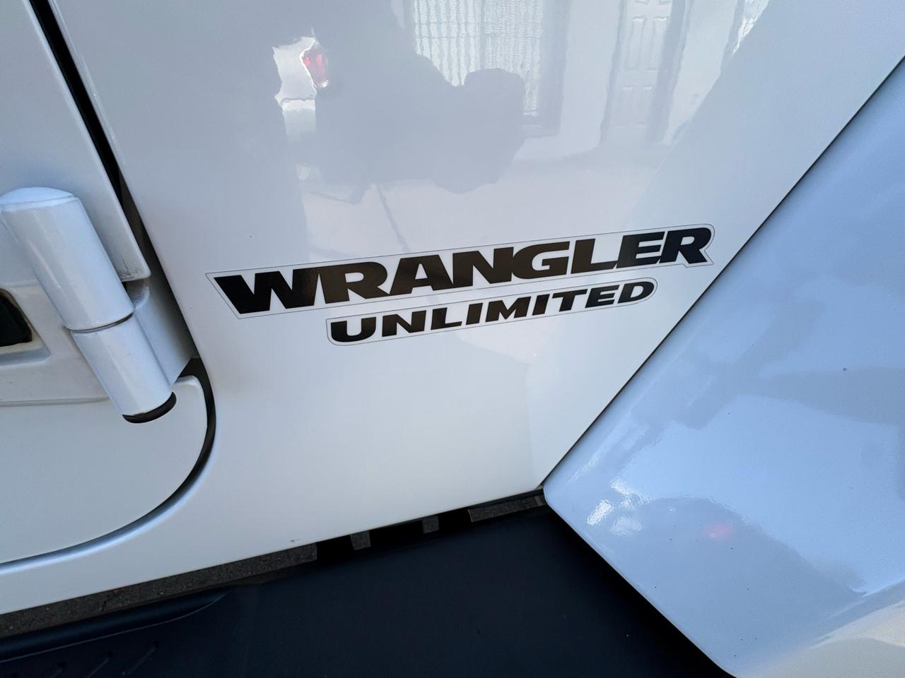 Jeep Wrangler Unlimited Sahara 4WD 2013