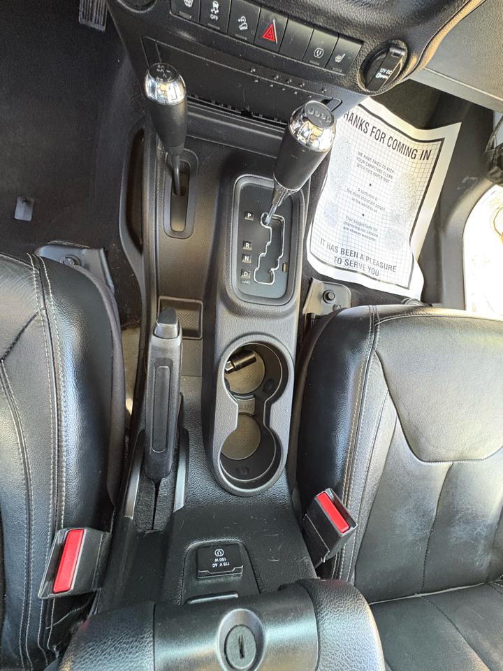 Jeep Wrangler Unlimited Sahara 4WD 2013