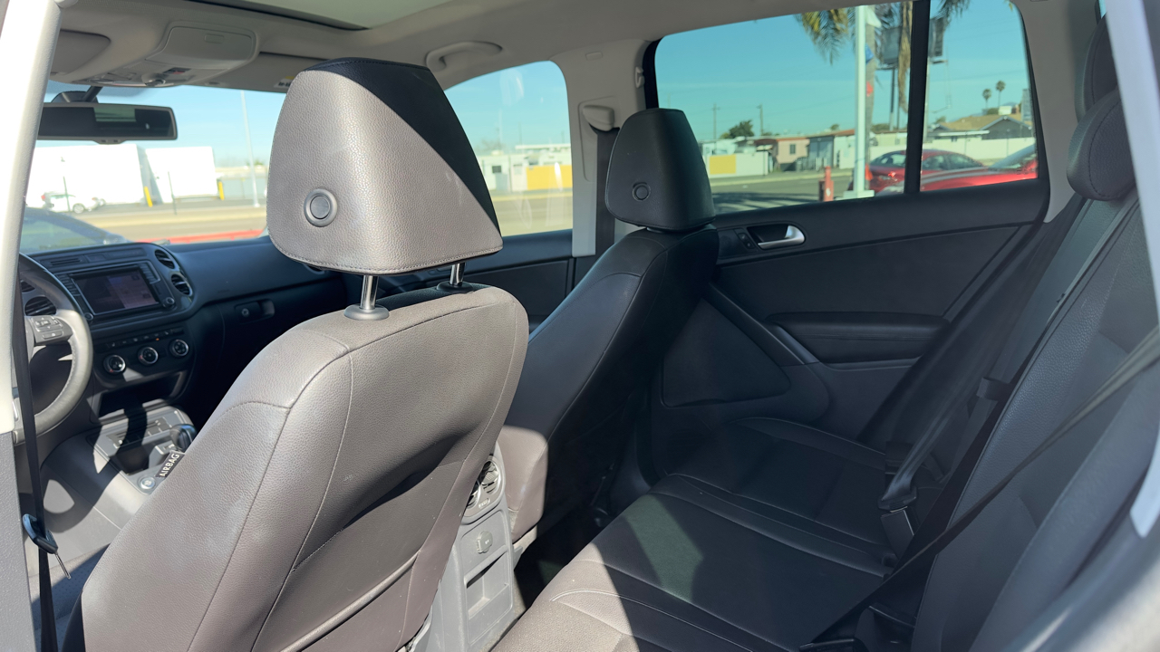 Volkswagen Tiguan SE 2016