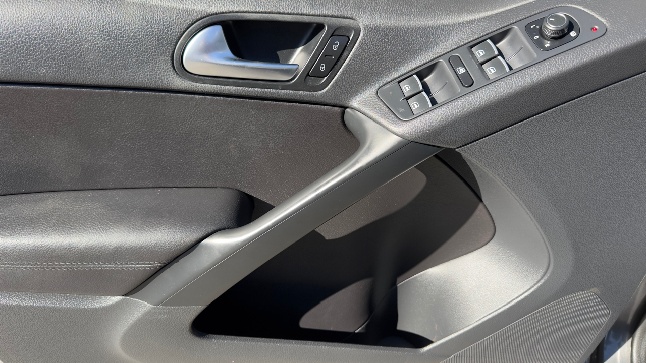 Volkswagen Tiguan SE 2016