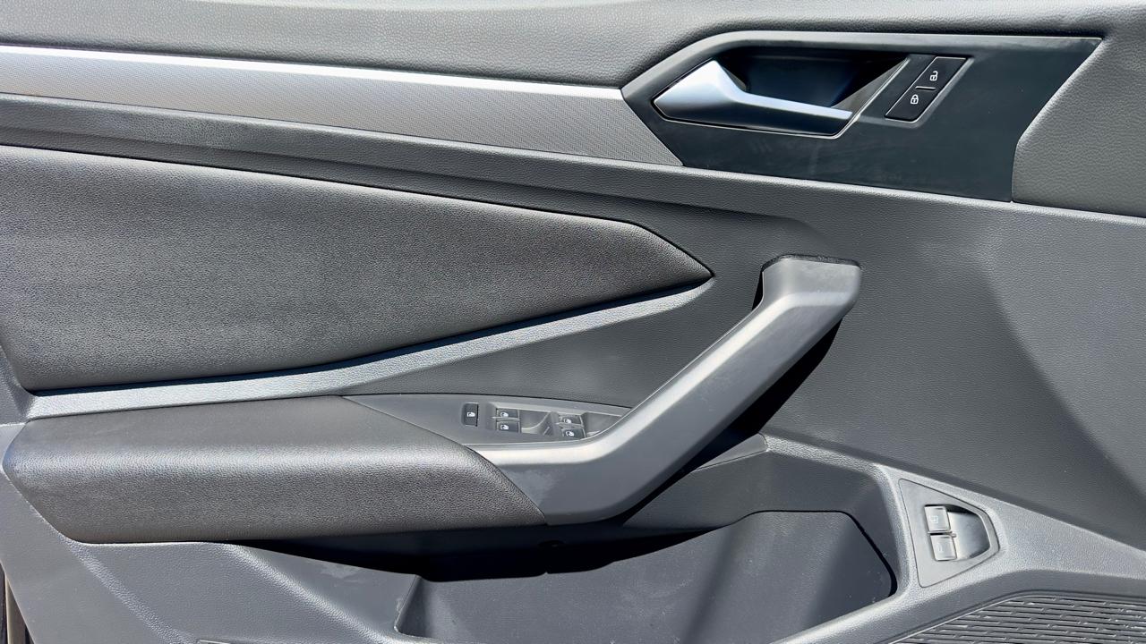 Volkswagen Jetta 1.4T S 8A 2021