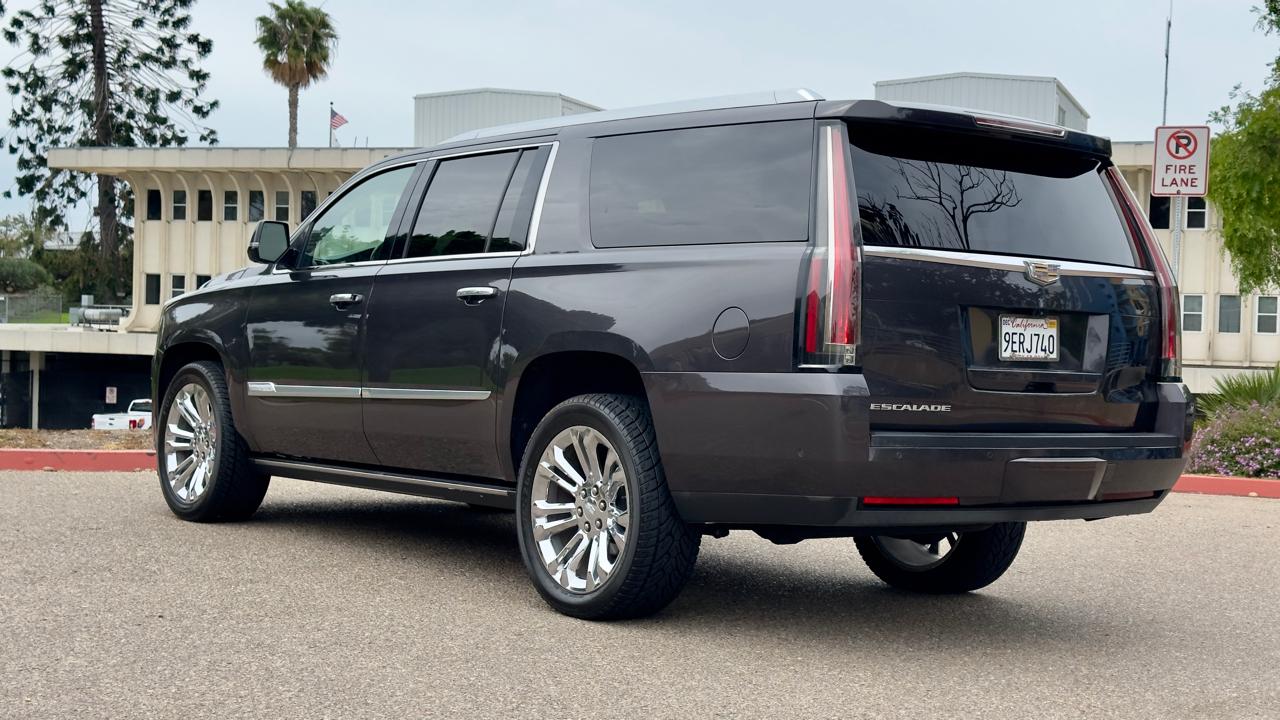 Cadillac Escalade ESV Premium 4WD 2017