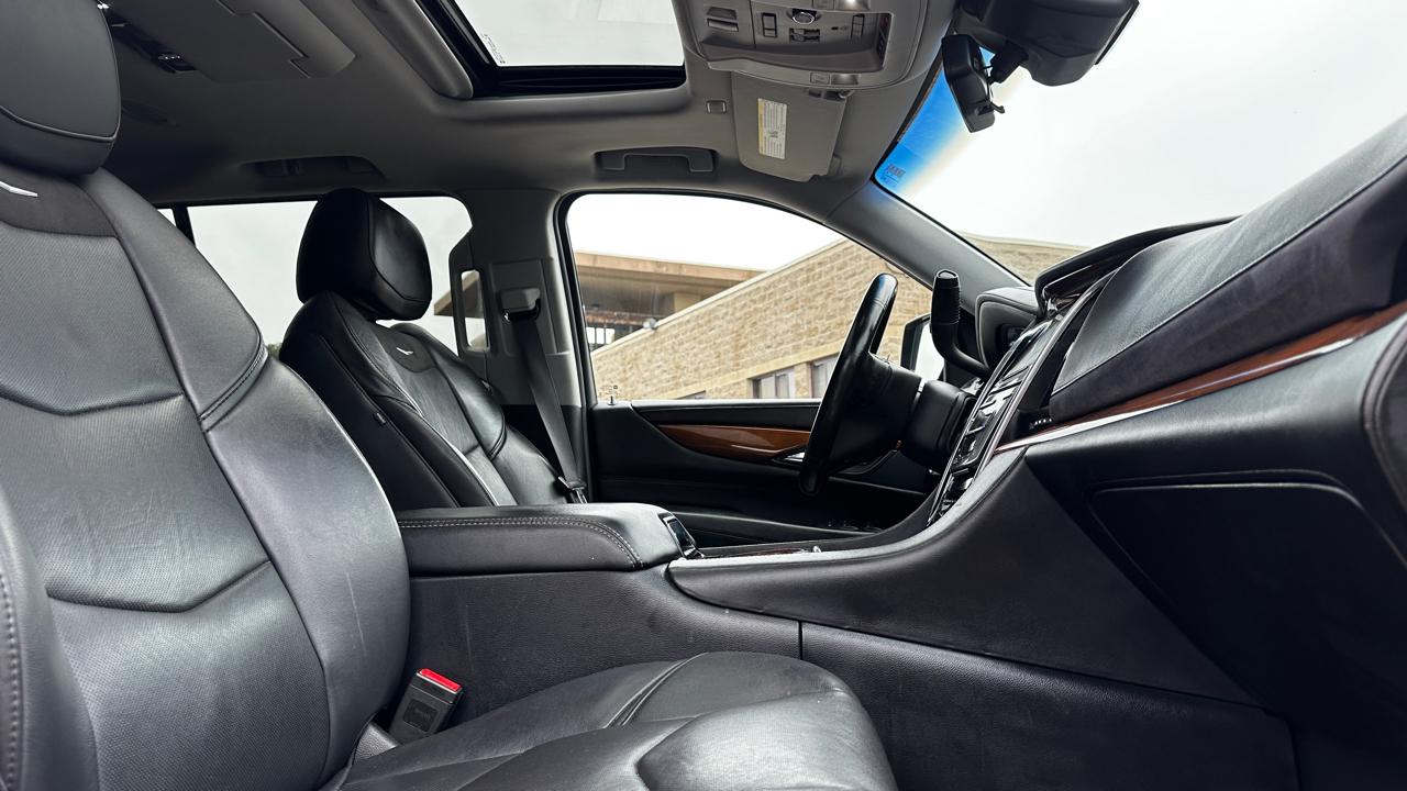 Cadillac Escalade ESV Premium 4WD 2017