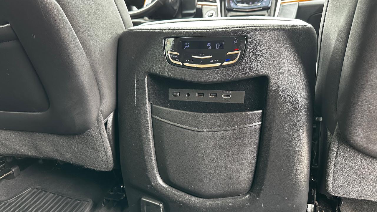 Cadillac Escalade ESV Premium 4WD 2017