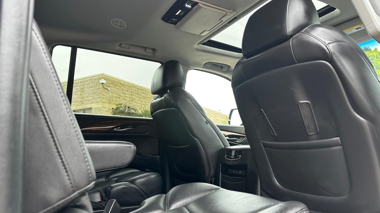 Cadillac Escalade ESV Premium 4WD 2017