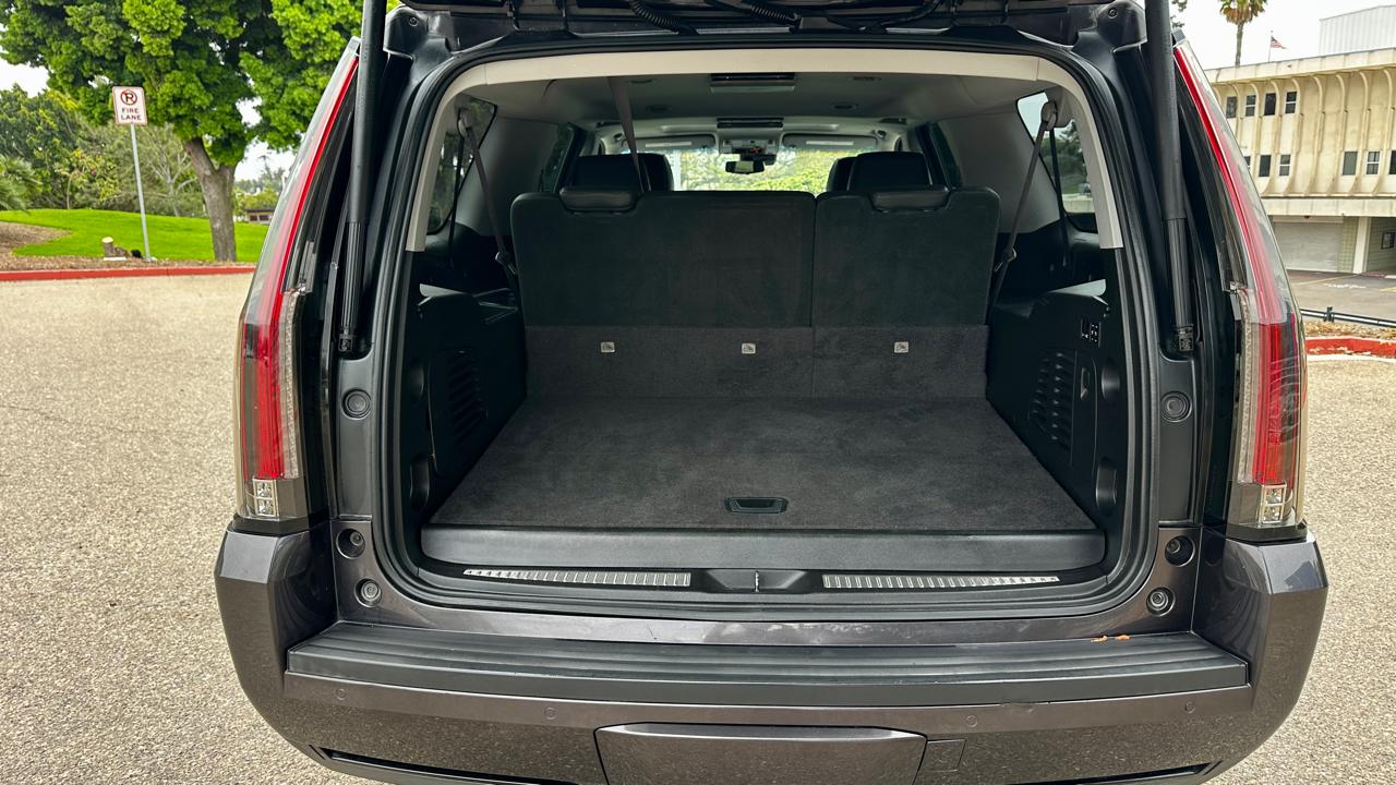 Cadillac Escalade ESV Premium 4WD 2017