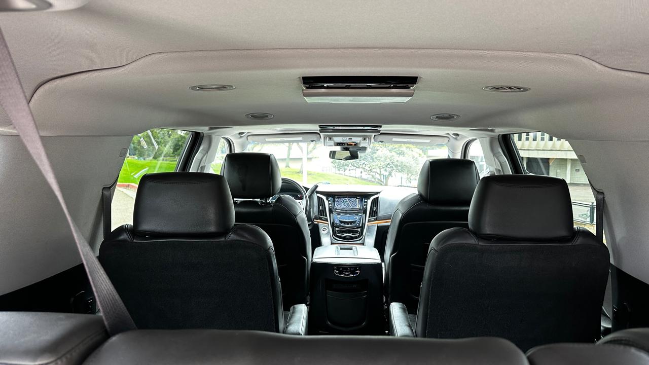 Cadillac Escalade ESV Premium 4WD 2017