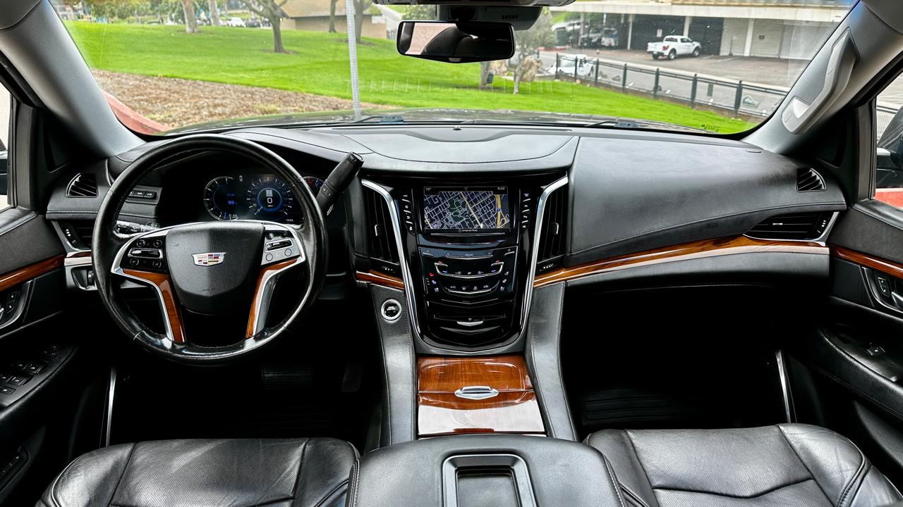 Cadillac Escalade ESV Premium 4WD 2017