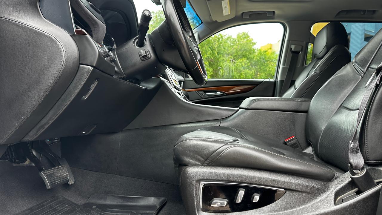 Cadillac Escalade ESV Premium 4WD 2017