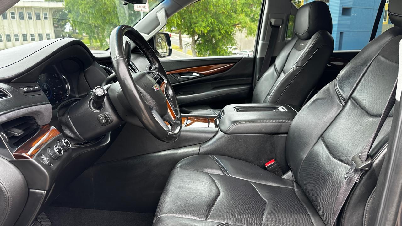 Cadillac Escalade ESV Premium 4WD 2017