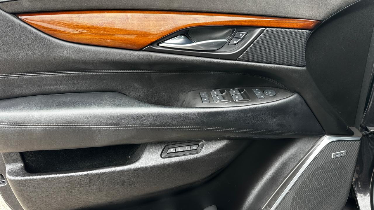 Cadillac Escalade ESV Premium 4WD 2017