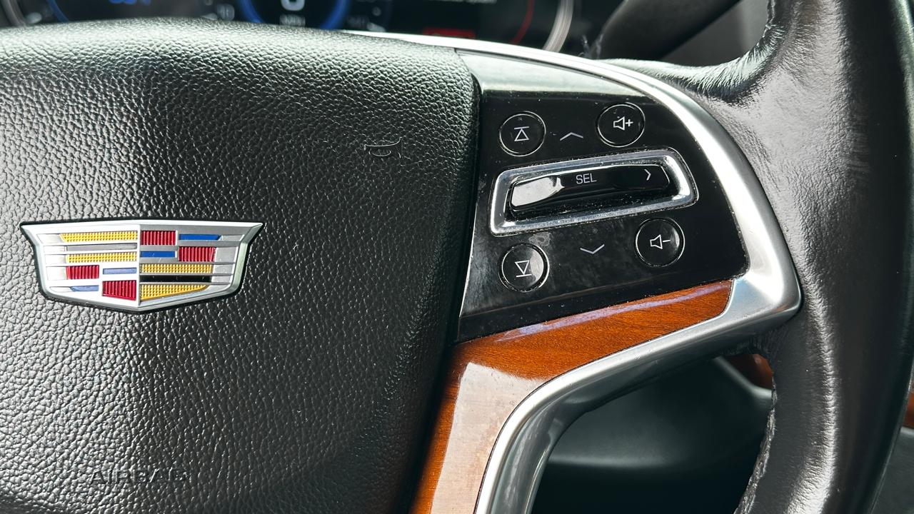 Cadillac Escalade ESV Premium 4WD 2017