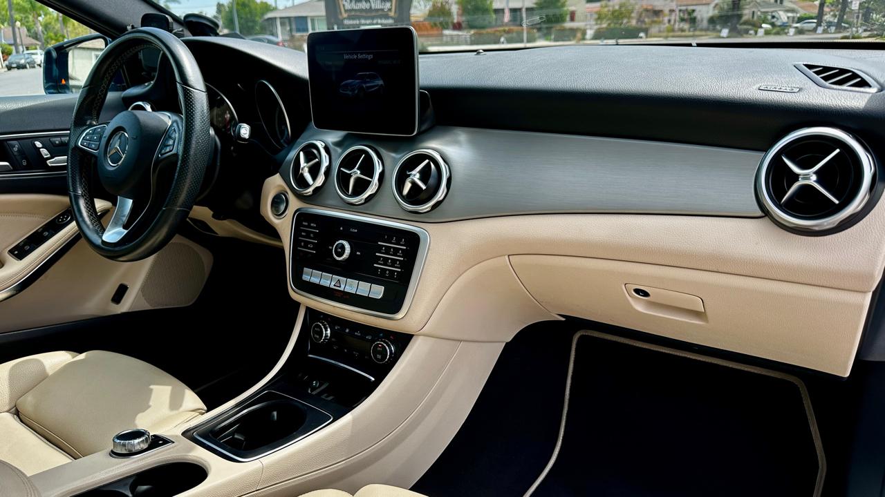 Mercedes-Benz GLA-Class GLA250 2019