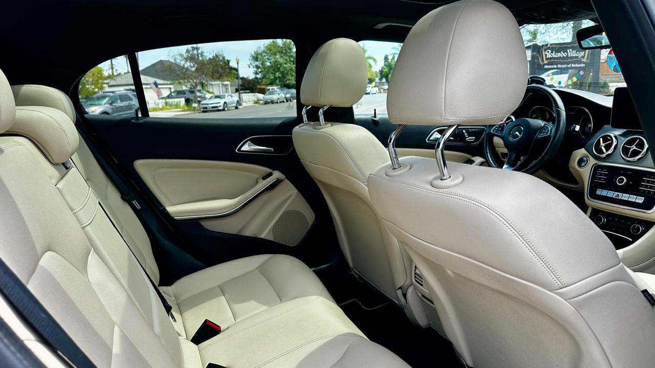 Mercedes-Benz GLA-Class GLA250 2019