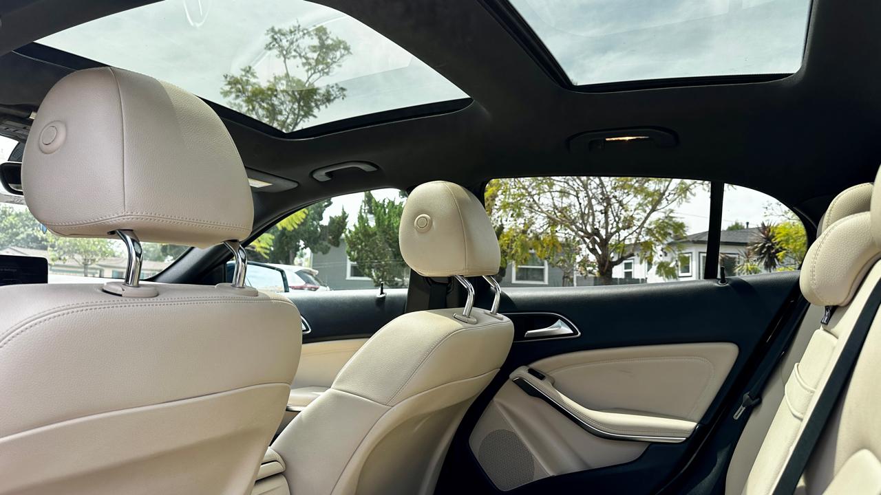 Mercedes-Benz GLA-Class GLA250 2019