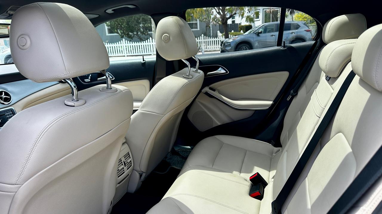 Mercedes-Benz GLA-Class GLA250 2019