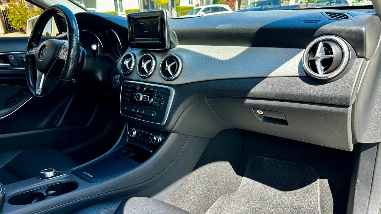 Mercedes-Benz GLA-Class GLA250 2015