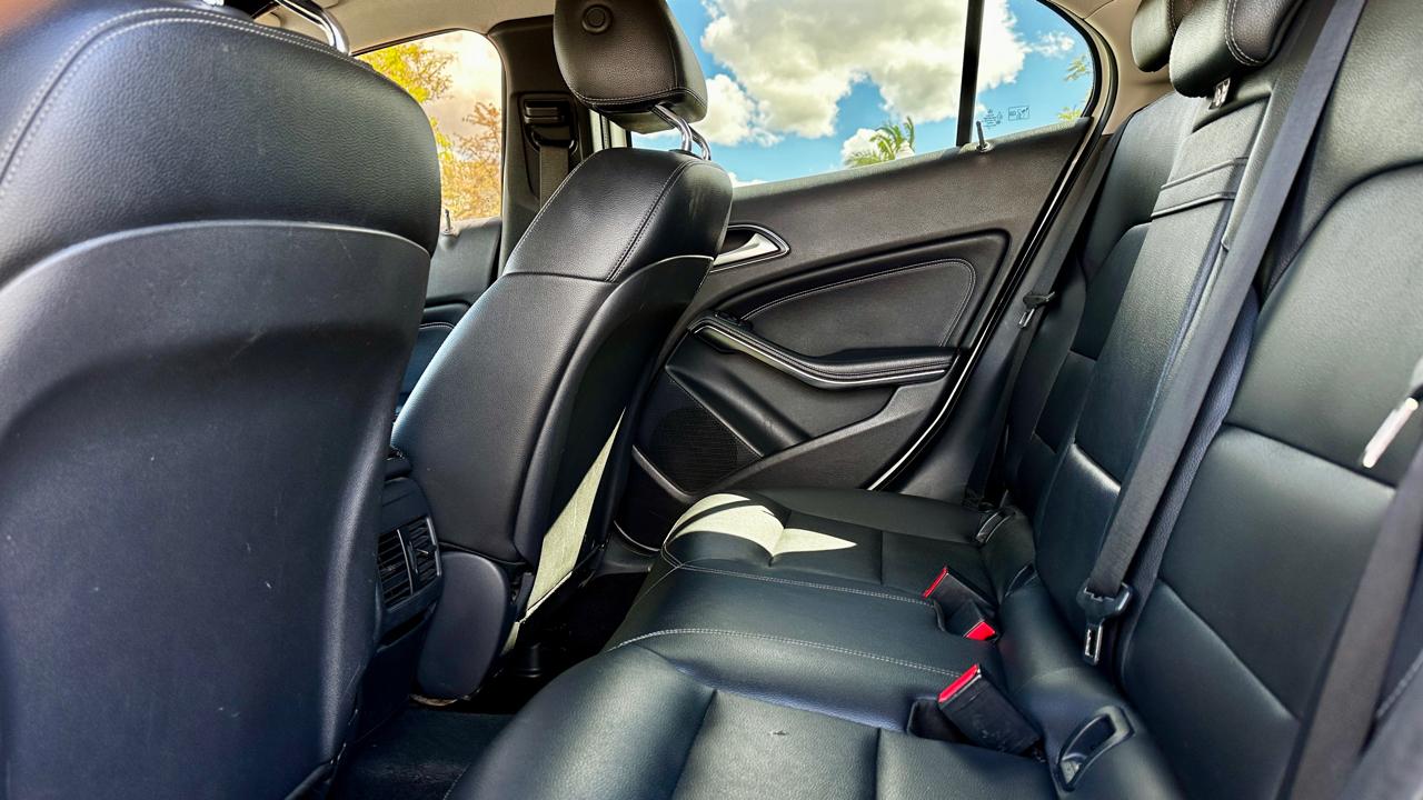 Mercedes-Benz GLA-Class GLA250 2015