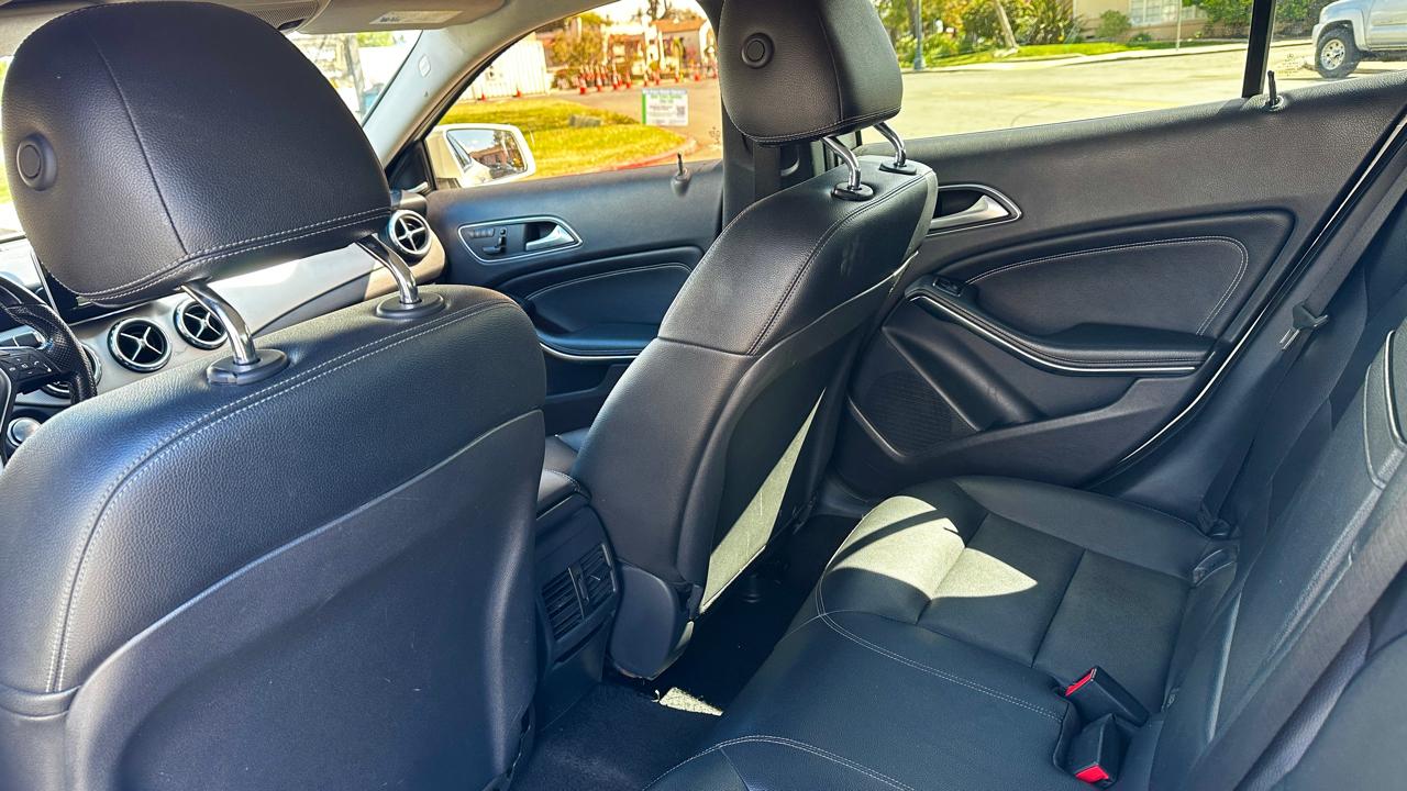 Mercedes-Benz GLA-Class GLA250 2015