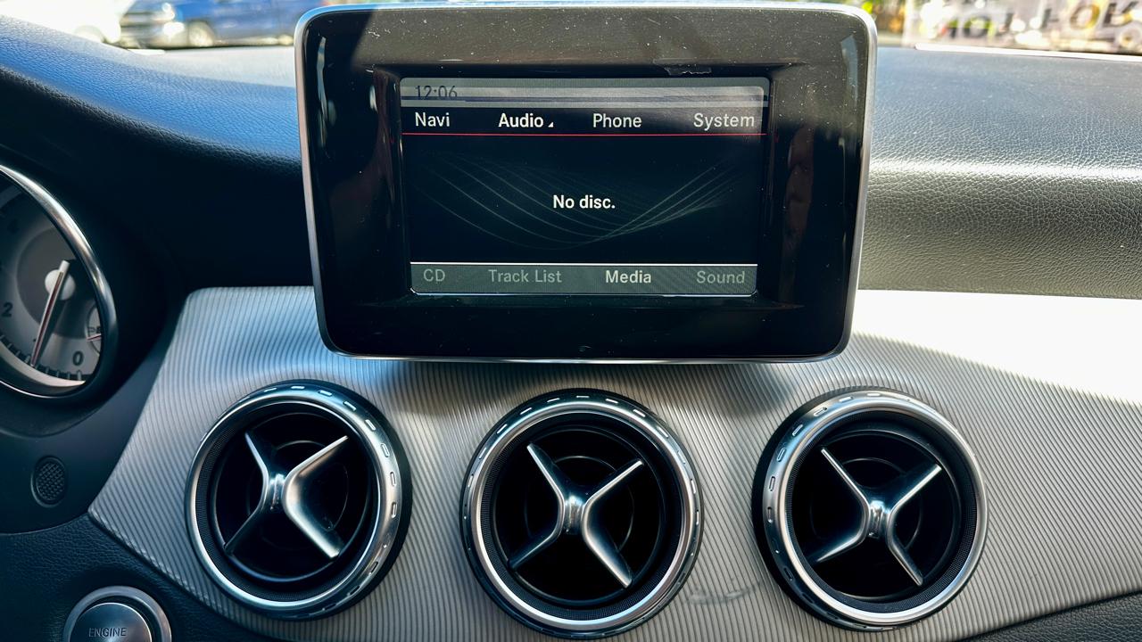 Mercedes-Benz GLA-Class GLA250 2015